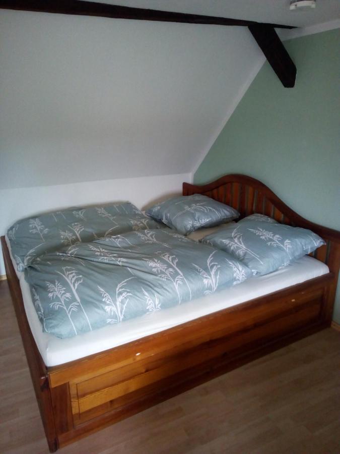 Kleine Ferienwohnung Am Kahlaer Markt Kahla  Buitenkant foto
