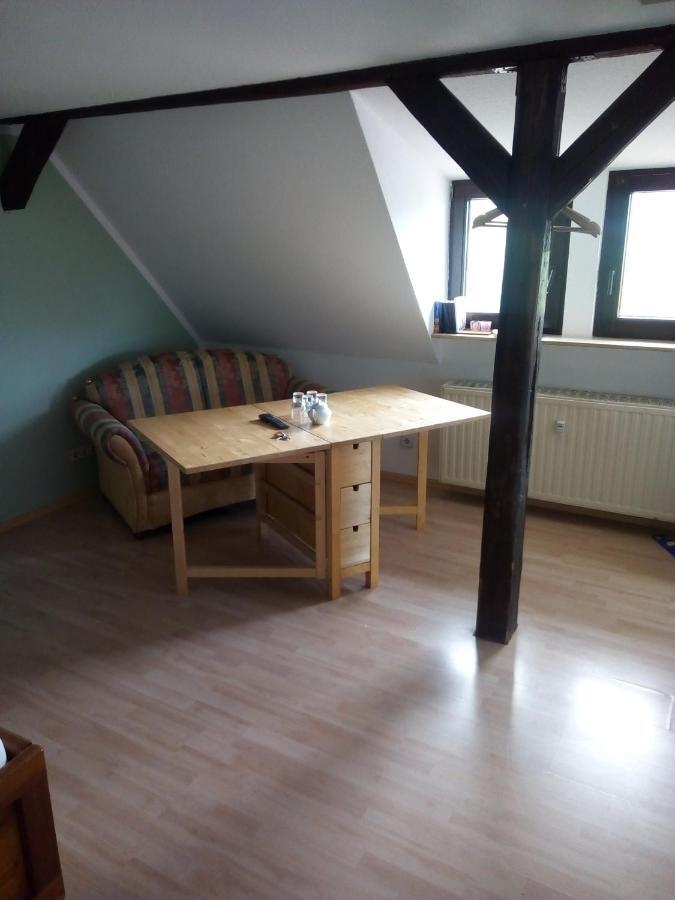 Kleine Ferienwohnung Am Kahlaer Markt Kahla  Buitenkant foto